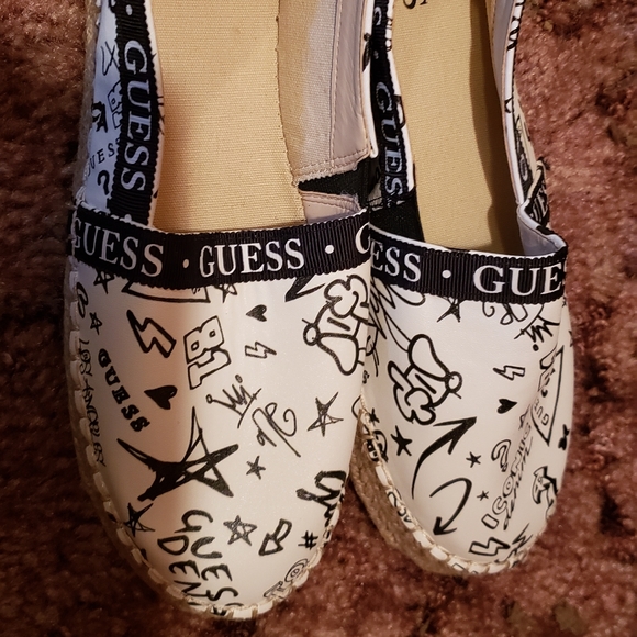 Guess slip on shoe - Picture 3 of 4